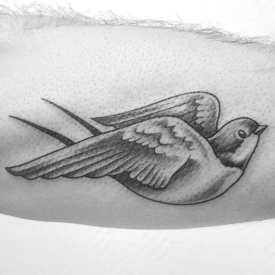 tatouage colombe vintage style old school réalisé par Hopi Lucky Dice Tattoo